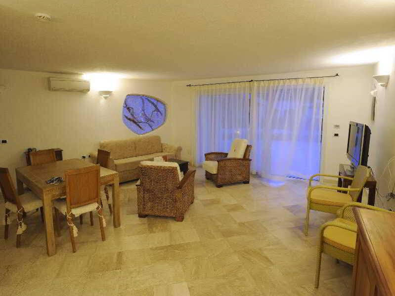 Residence Living Poltu Quatu أرتْساكينا المظهر الخارجي الصورة