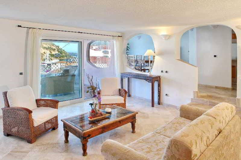 Residence Living Poltu Quatu أرتْساكينا المظهر الخارجي الصورة