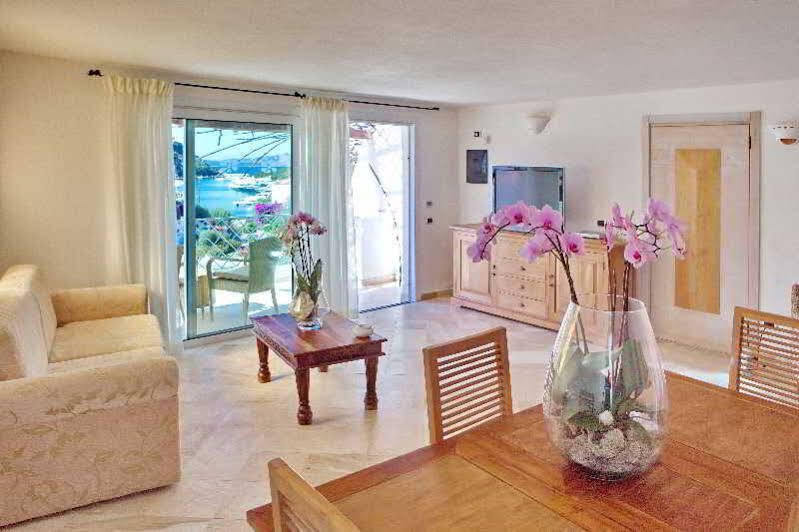 Residence Living Poltu Quatu أرتْساكينا المظهر الخارجي الصورة